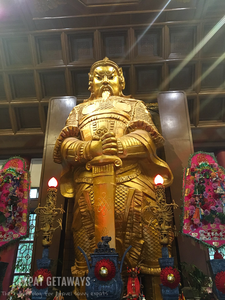 The Che Kung Temple in Sha Tin is dedicated to a legendary warrior. A unique visit on your next trip to Hong Kong.