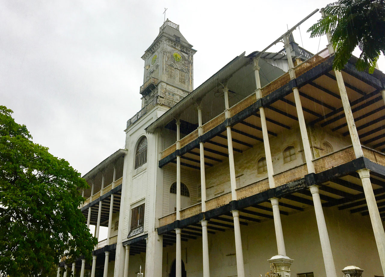 The House of Wonders in Stone Town was once the tallest building in East Africa and the only one to have an elevator. Expat Getaways - One Day in Stone Town, Zanzibar, Tanzania. 